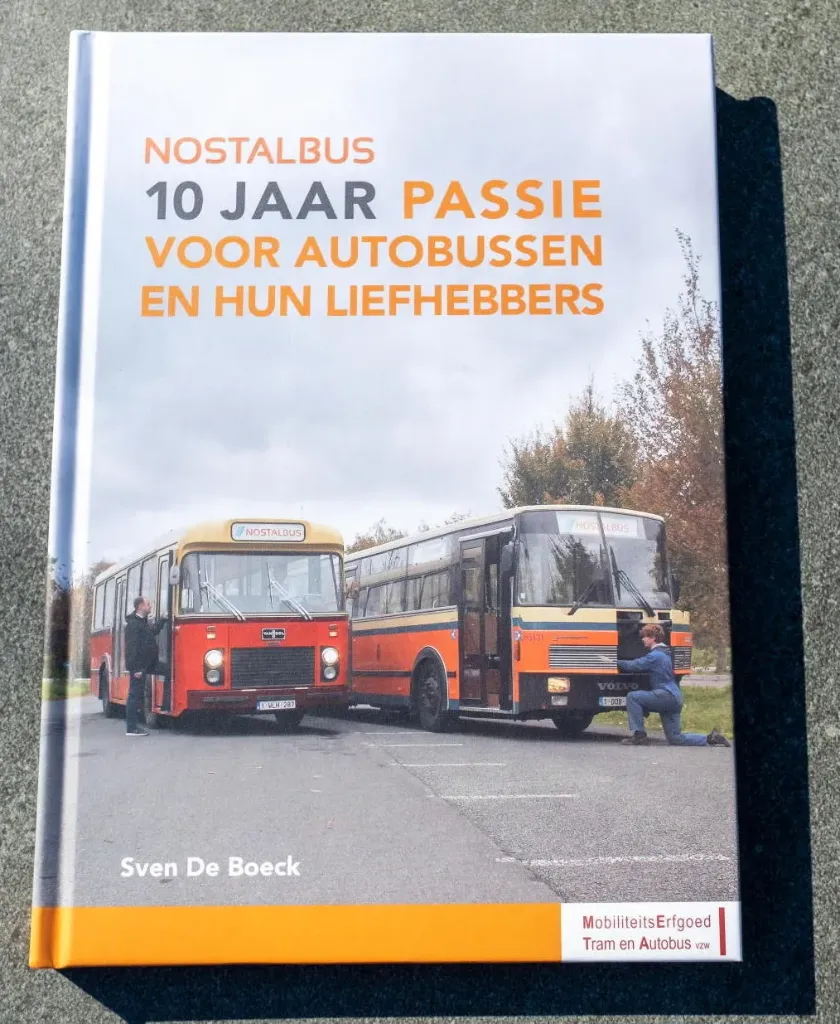 Boek "NostalBus - 10 jaar passie voor autobussen en hun liefhebbers"